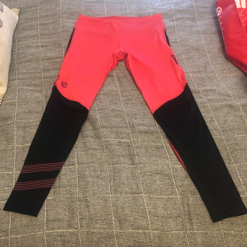 Virus Leggings